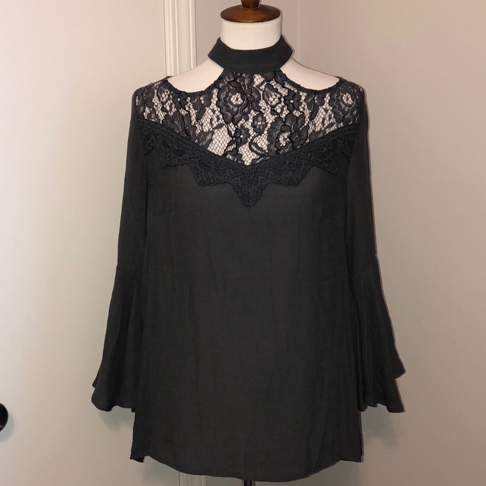 NWT L gray lace blouse w/chocker neckline